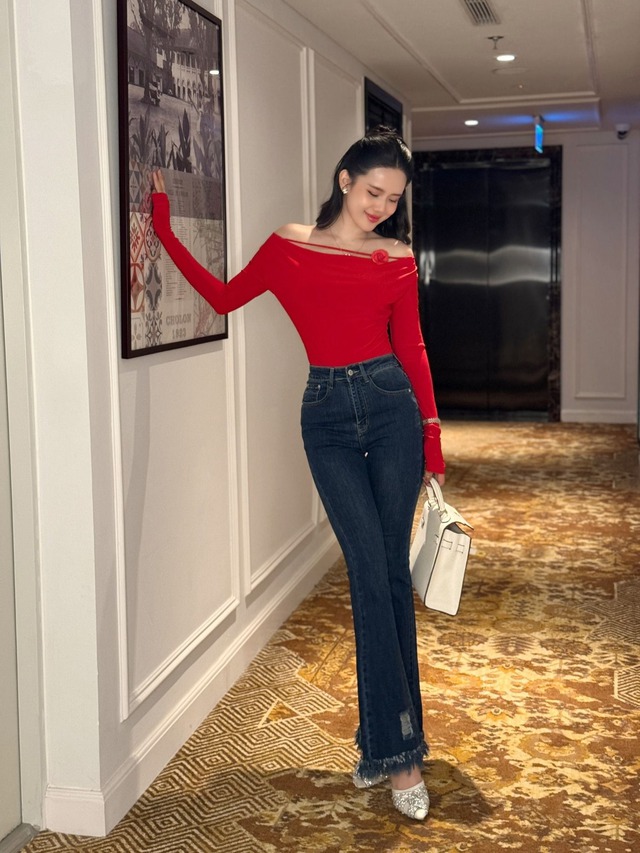 Quần denim ống loe khuấy đảo đường phố, khẳng định đẳng cấp cá tính- Ảnh 6.