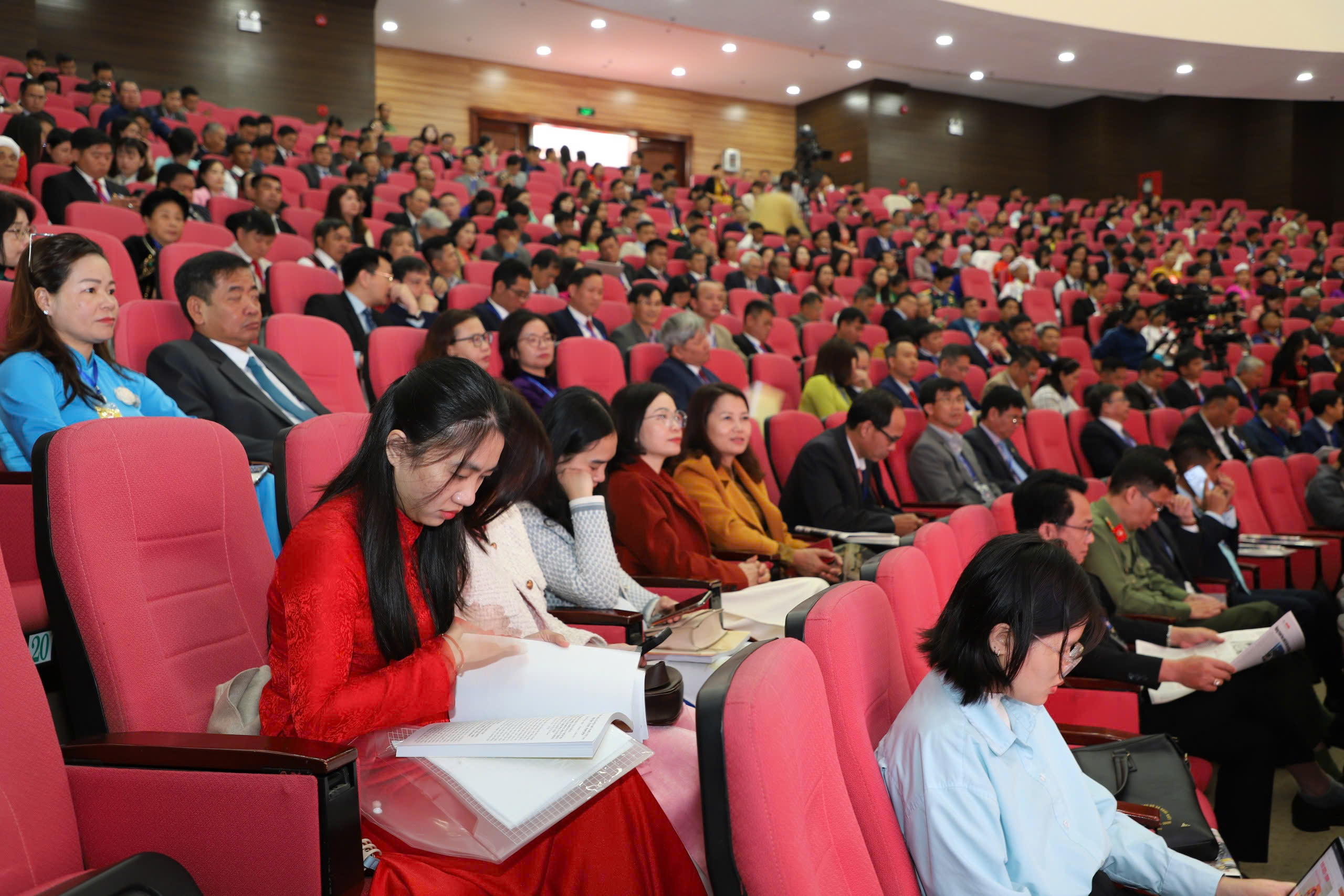 Bà Phạm Thị Phúc tiếp tục giữ chức Chủ tịch Ủy ban MTTQ Việt Nam tỉnh Lâm Đồng- Ảnh 3.