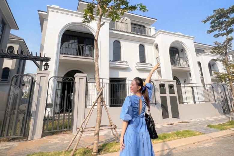 Minh Hằng sở hữu 4 căn biệt thự.