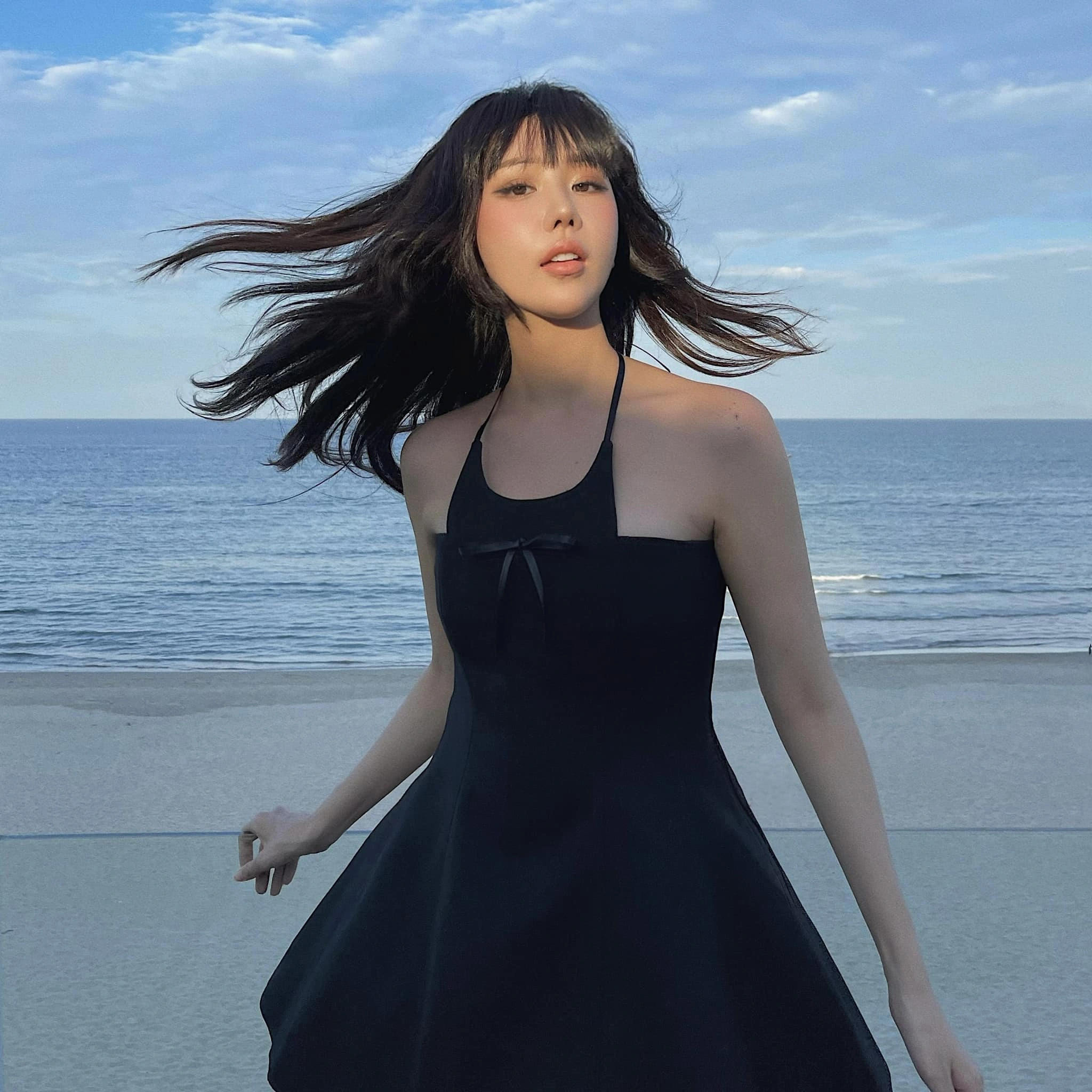 Min trẻ trung và cá tính.