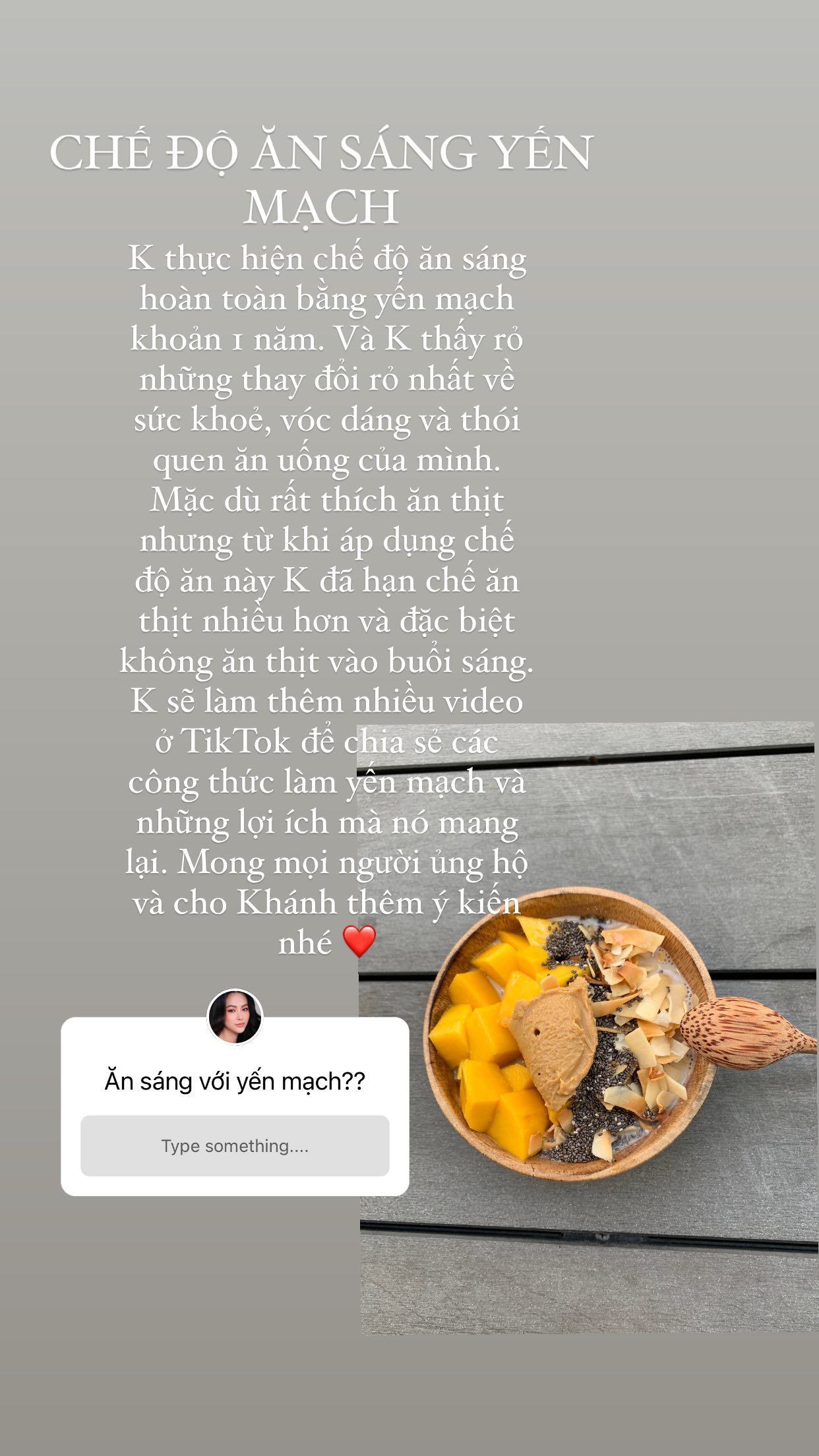 Yến mạch giàu beta-glucan giúp ổn định năng lượng, giảm cholesterol và hỗ trợ tiêu hóa tốt. Với làn da, yến mạch cung cấp vitamin nhóm B, sắt và kẽm, giúp làm dịu mụn viêm, tăng ẩm và tái tạo tế bào. Đây là bí quyết giúp Phương Khánh giữ da mịn màng suốt cả ngày.