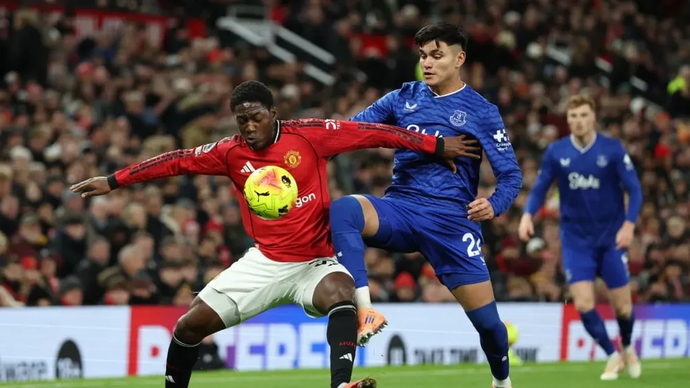 MU thua bạc nhược, bất lực trước lối chơi phòng ngự phản công của Everton. Ảnh: EPL mu-thua-bac-nhuoc.jpg