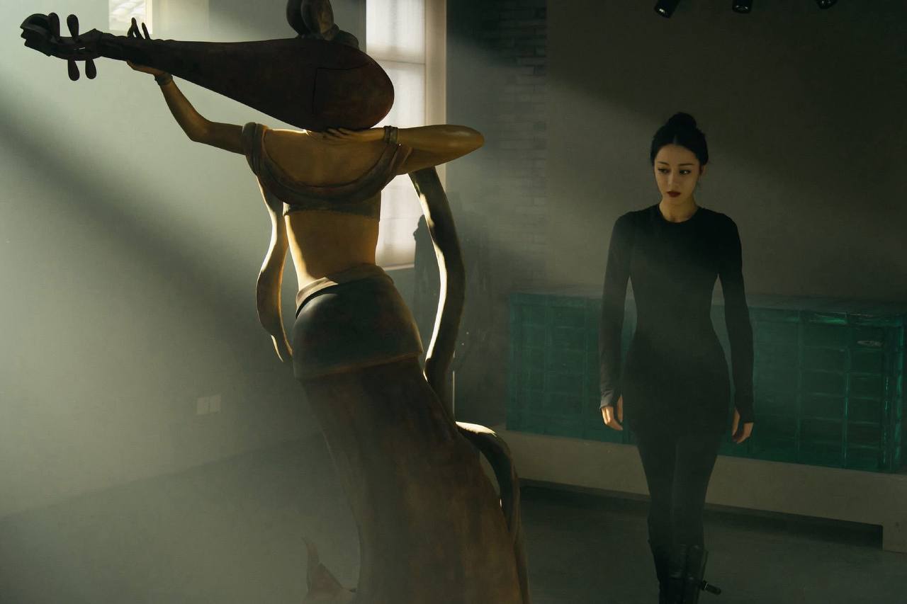 Địch Lệ Nhiệt Ba cắt hẳn bữa tối- Ảnh 11.