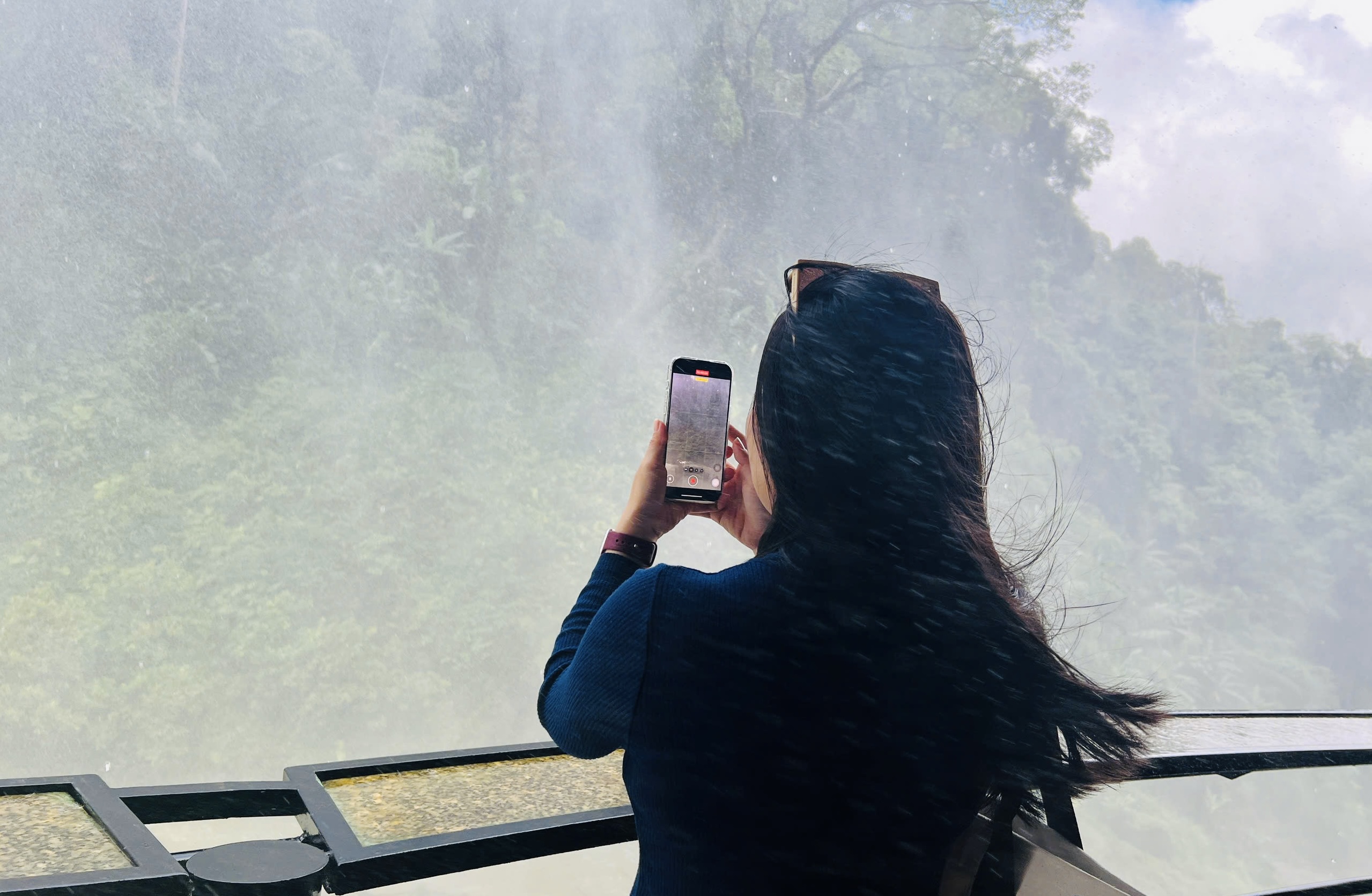 Nhiều bạn trẻ ngán ngẩm vì tìm người yêu khó như… hái sao, huống gì kết hôn - Ảnh 2.