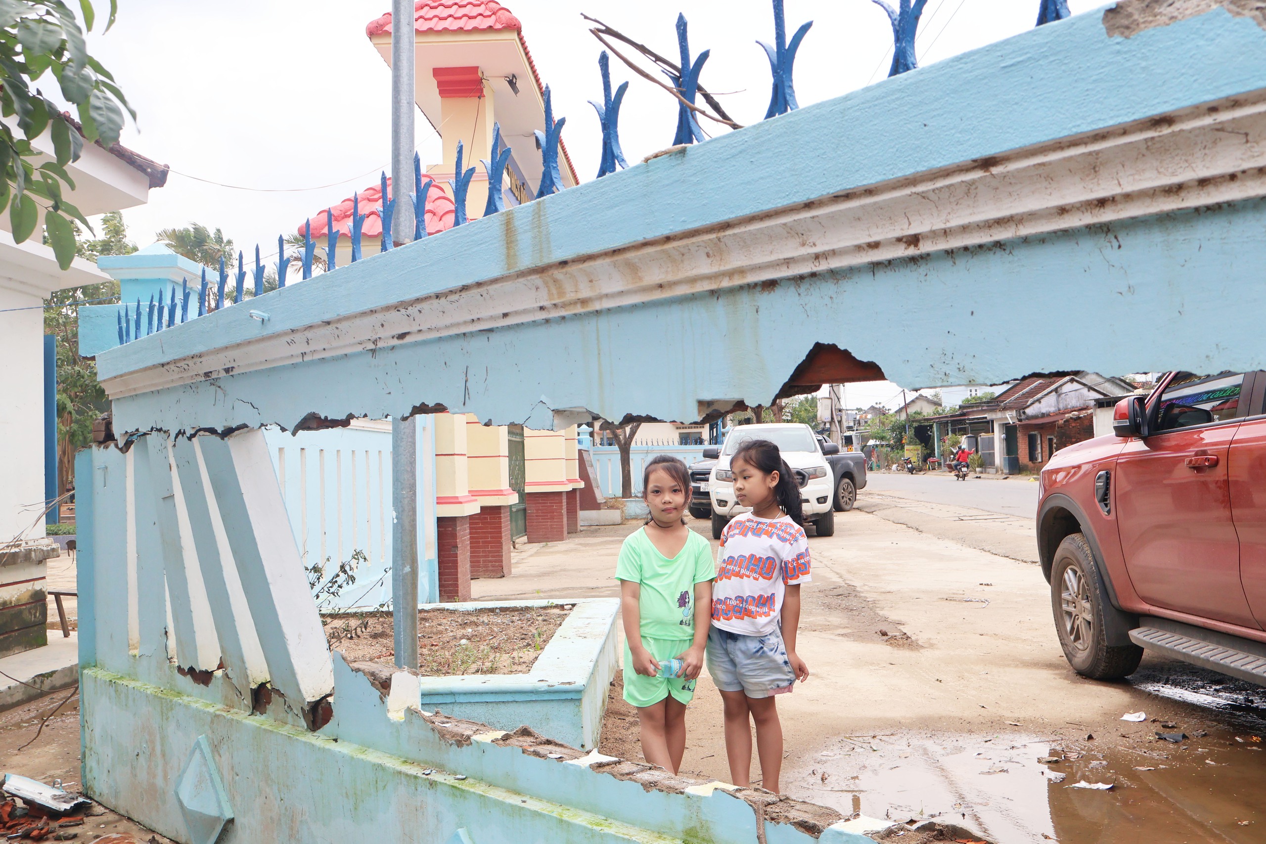 Xác xơ những ngôi trường ở rốn lũ Hòa Thịnh, vắng bóng thầy trò 13 Xác xơ những ngôi trường ở rốn lũ Hòa Thịnh, vắng bóng thầy trò - Ảnh 14.