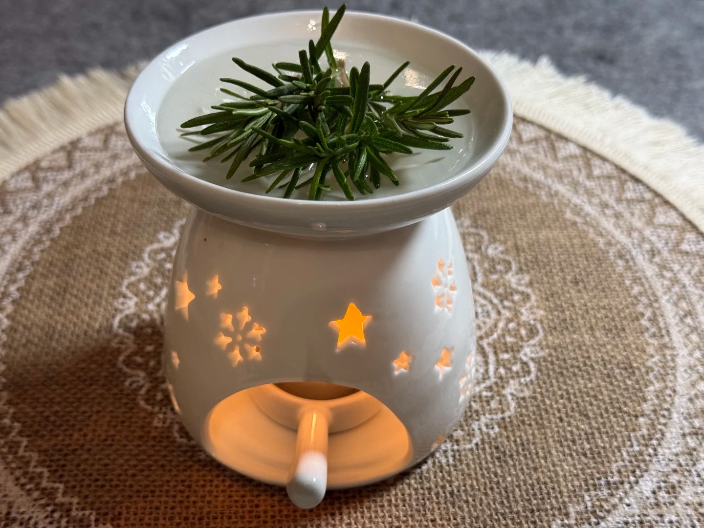 Trồng hương thảo thủy canh tại nhà: Giải pháp cho góc bếp xanh mát - Ảnh 18.