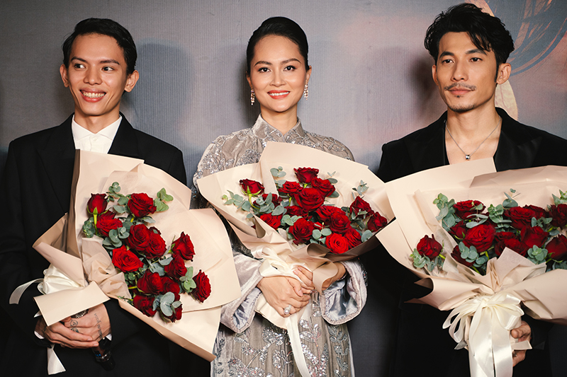 1764086896 183 Lan hiem hoi Do Hai Yen dua 3 con di