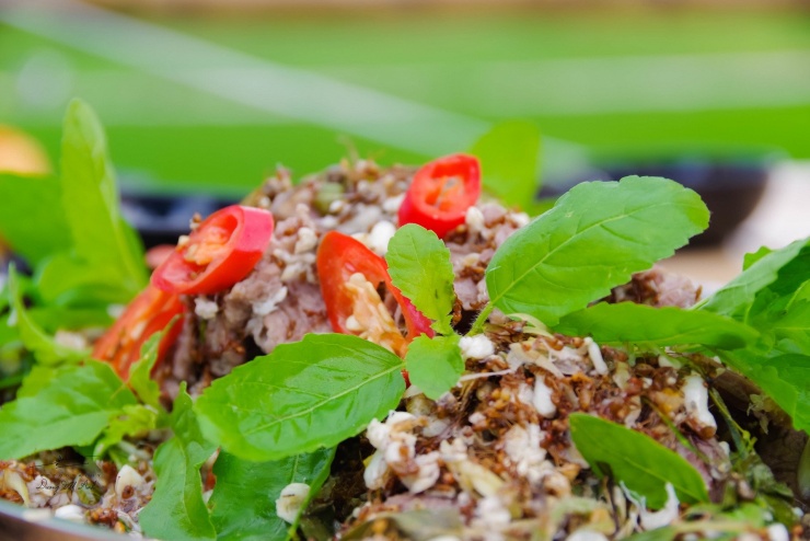 Món ăn có tên lạ, hình thức cũng khiến nhiều thực khách e ngại nhưng khi thưởng thức lại khen. Ảnh: Dương Việt Anh