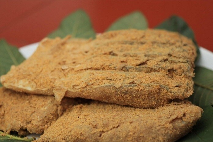 Món cá đem ủ thứ bột thơm phức thành đặc sản độc lạ ở Phú Thọ: Ăn một lần mê tới già, khách đóng thùng mua làm quà 3 Món cá đem ủ thứ bột thơm phức thành đặc sản độc lạ ở Phú Thọ: Ăn một lần mê tới già, khách đóng thùng mua làm quà - 3