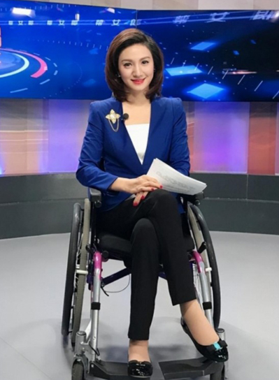 Liang Yi khi lên sóng truyền hình. Ảnh: Sohu