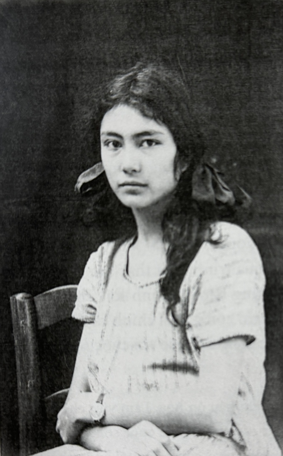 Hậu duệ vua Hàm Nghi từ Pháp về Việt Nam, giải mã những bí ẩn bỏ ngỏ - 4 Hậu duệ vua Hàm Nghi từ Pháp về Việt Nam, giải mã những bí ẩn bỏ ngỏ - 4