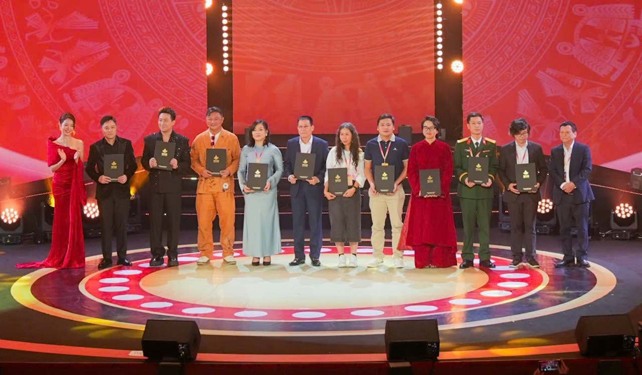 'Mưa đỏ' thắng lớn tại LHP Việt Nam lần thứ 24- Ảnh 9.