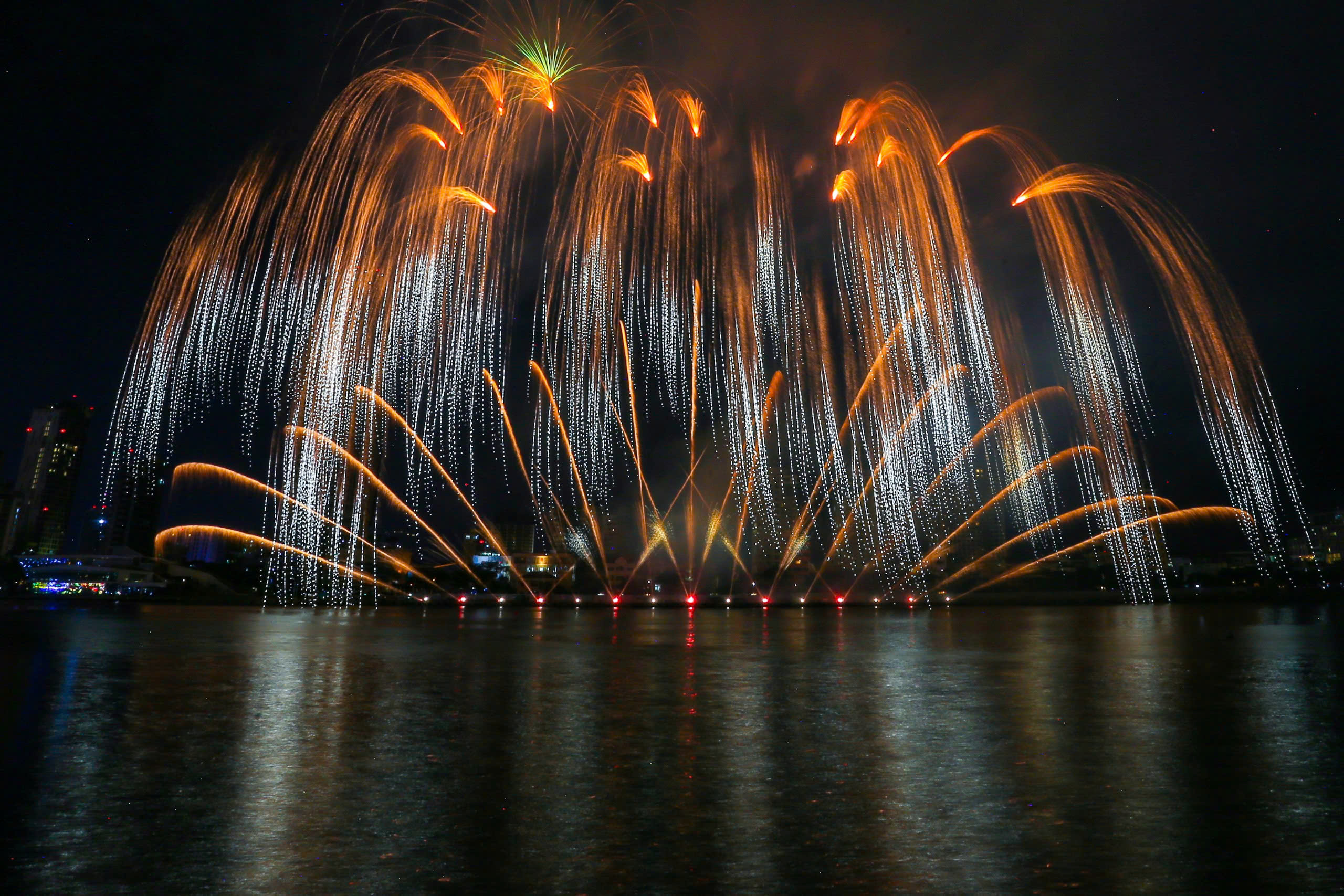 Lễ hội pháo hoa quốc tế Đà Nẵng: Sân khấu lớn, trải nghiệm mới- Ảnh 4. Lễ hội pháo hoa quốc tế Đà Nẵng: Sân khấu lớn, trải nghiệm mới- Ảnh 4.