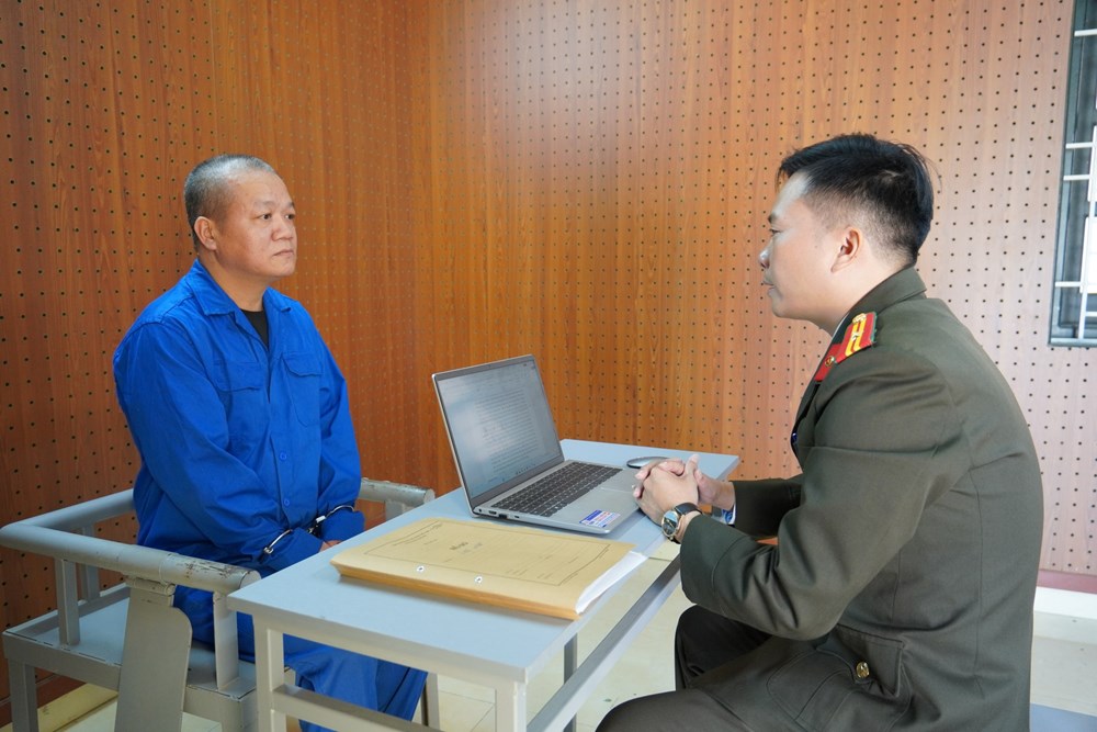 Nhóm đối tượng làm giả tài liệu cơ quan, nhà nước để chiếm đoạt tài sản  - Ảnh 2.