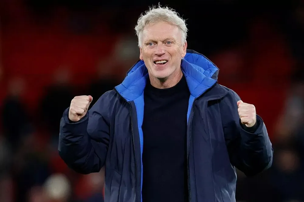 Everton của HLV David Moyers là đội đầu tiên trong lịch sử Premier League thắng MU tại Old Trafford mà chỉ chơi với 10 người. ẢNH: ALL STAR everton-lich-su-premier-league.jpg