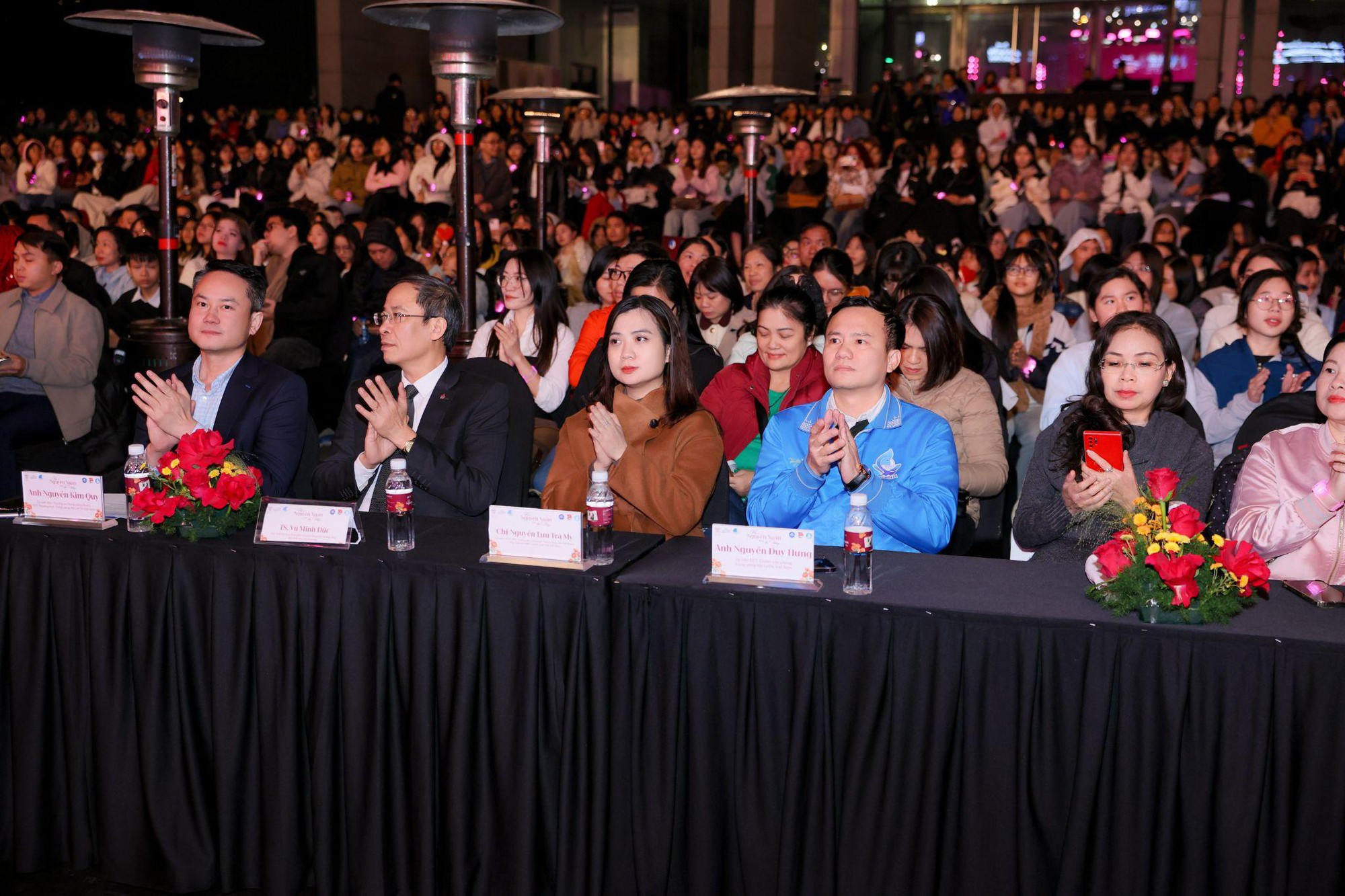 1764139349 276 Ven nguyen xuan tren toc thay