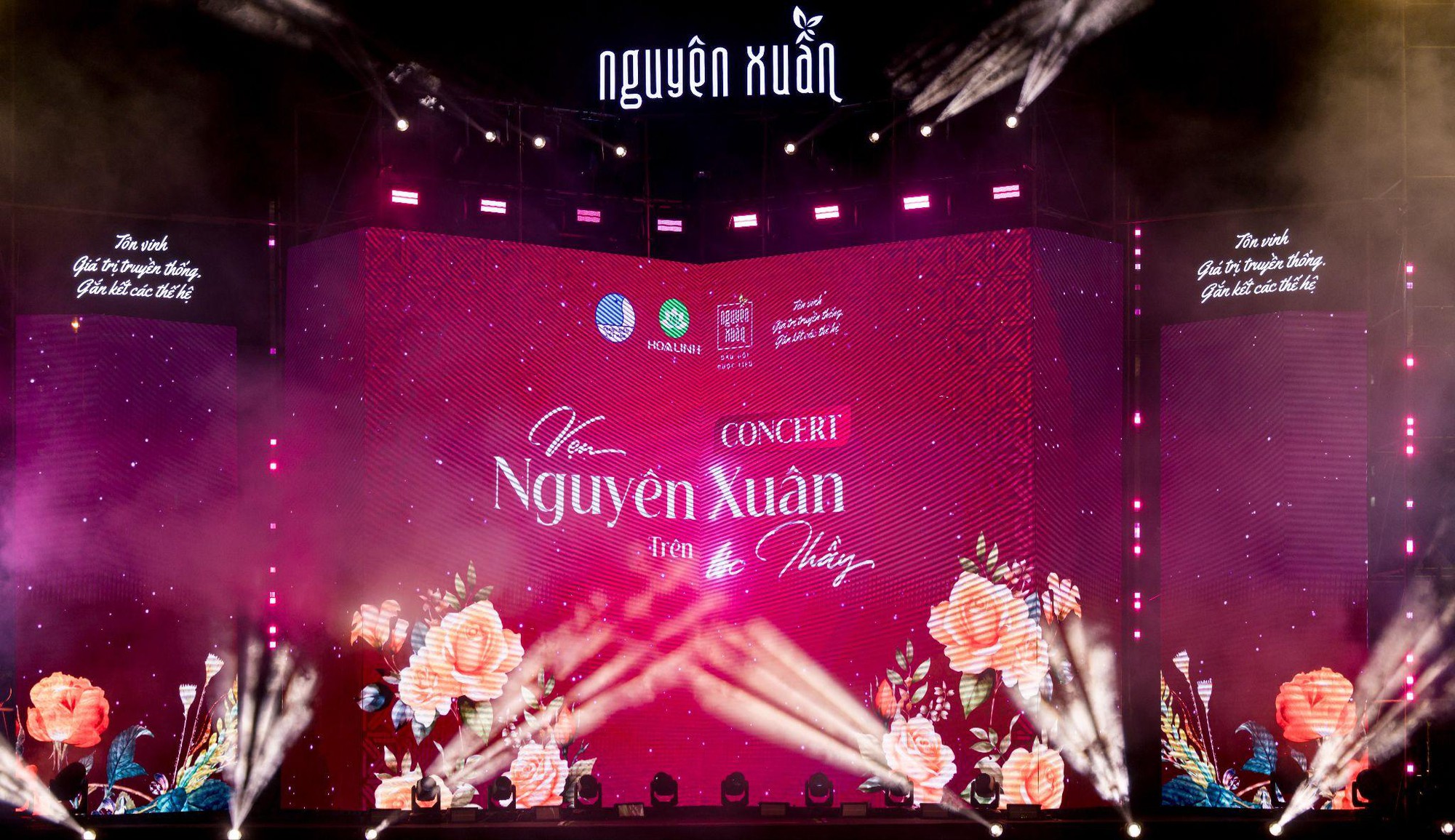 “Vẹn nguyên xuân trên tóc thầy” - Khi sân khấu kể chuyện, mái tóc trở thành biểu tượng của văn hóa tri ân nghề giáo- Ảnh 2.