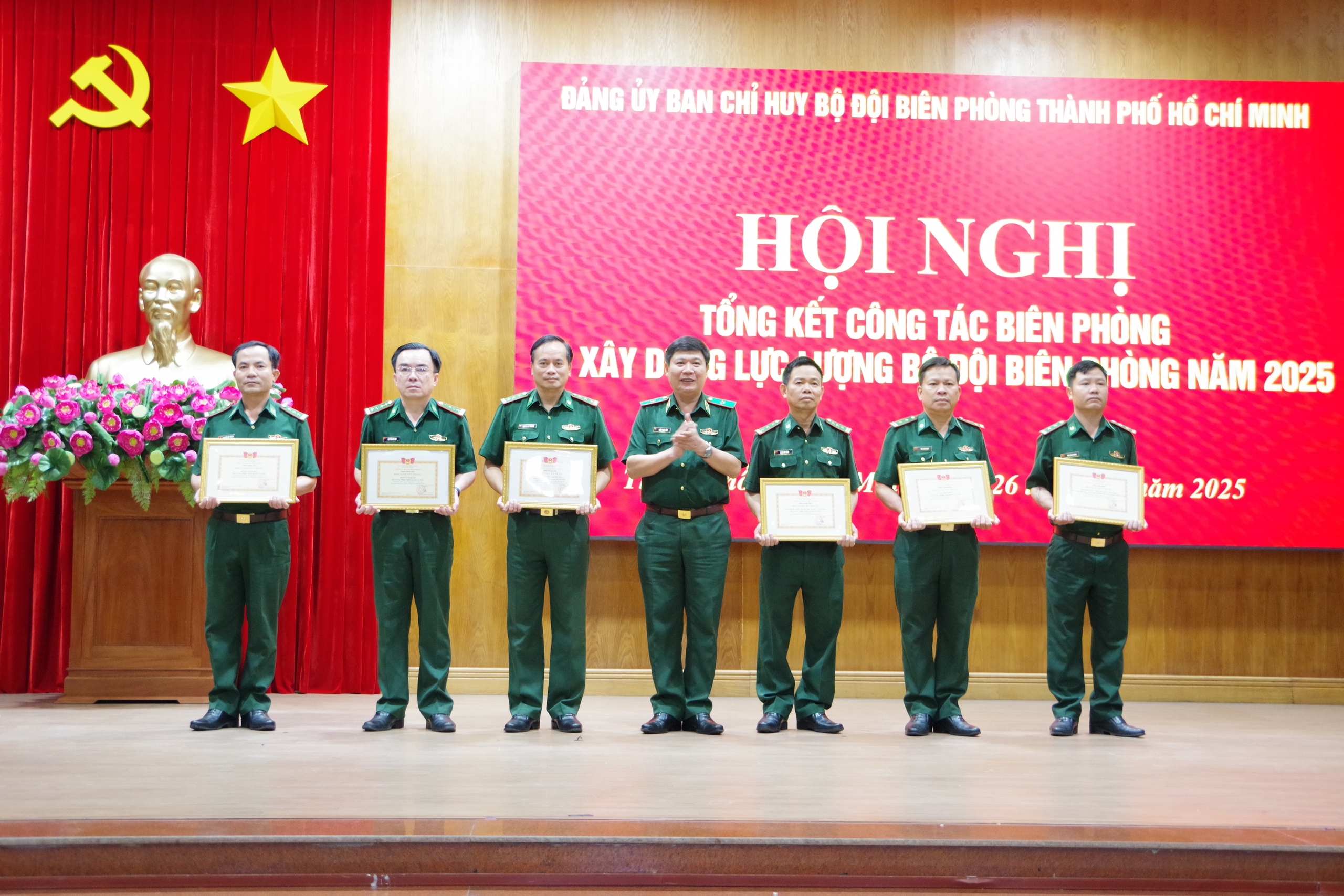 Bộ đội Biên phòng TP HCM triệt phá hơn 300 vụ vi phạm và nhiều đường dây ma túy - Ảnh 2.