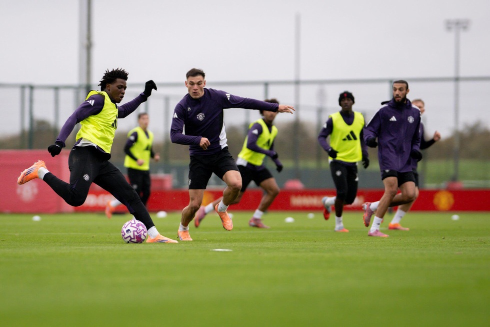 Một năm của Ruben Amorim tại Man Utd: Viết lại trật tự từ hỗn loạn - 4