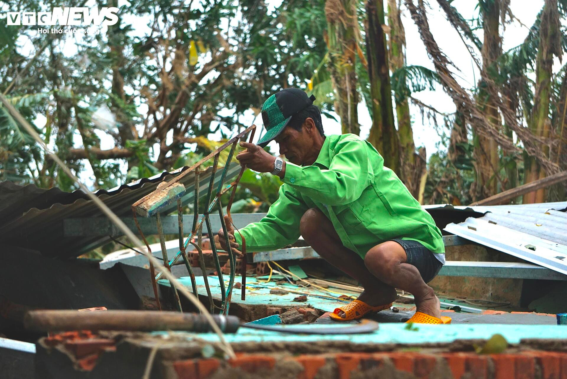 Người dân Đắk Lắk sau trận lụt lịch sử: Sống rồi, nhưng sống tiếp thế nào?- Ảnh 4.
