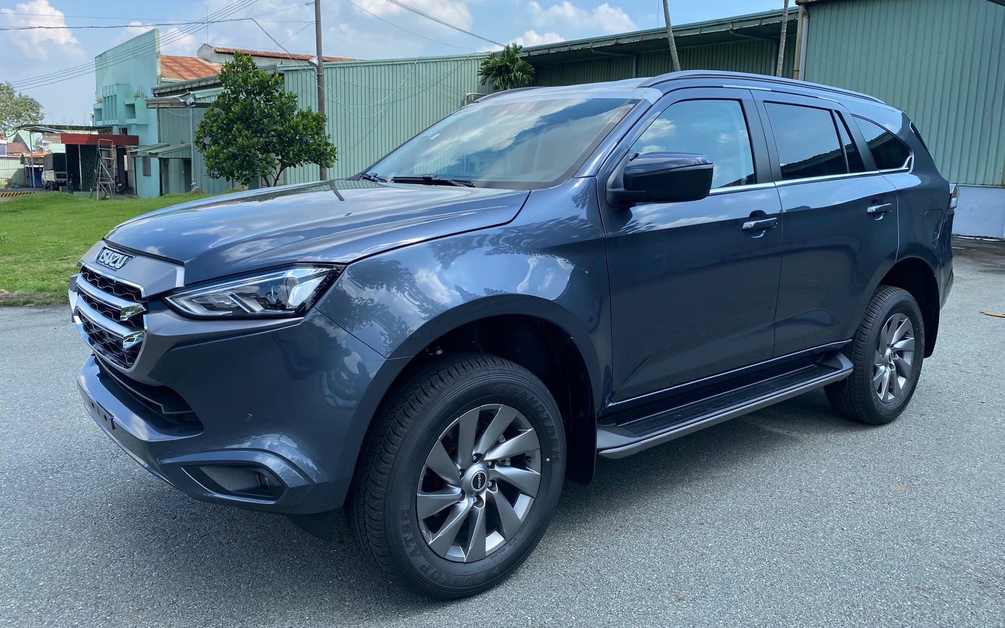 Isuzu mu-X - Ảnh 2.