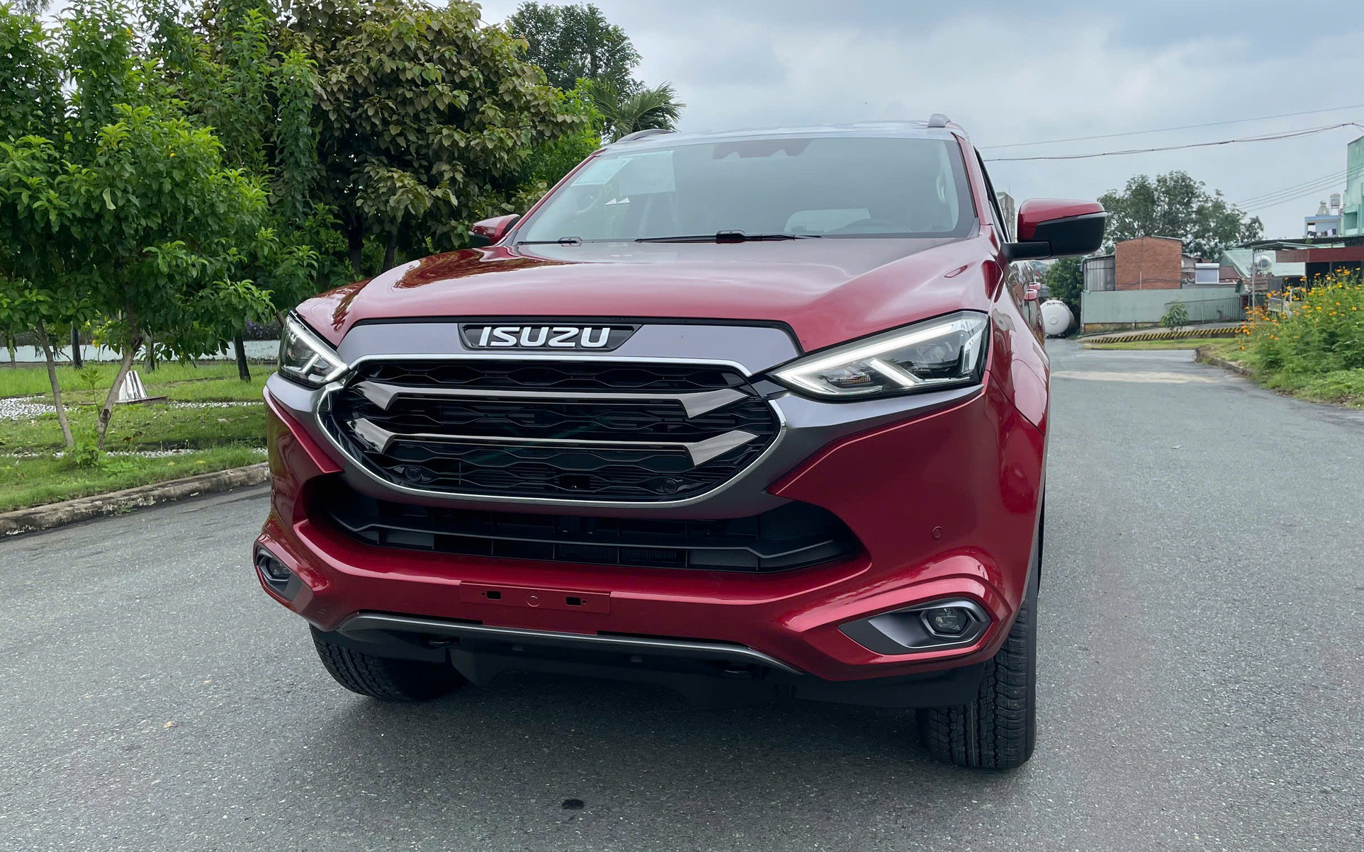 Isuzu mu-X - Ảnh 8.