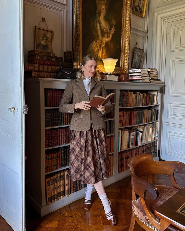 Dấu ấn vintage tinh khôi qua những chiếc chân váy họa tiết ca rô cổ điển - Ảnh 7.