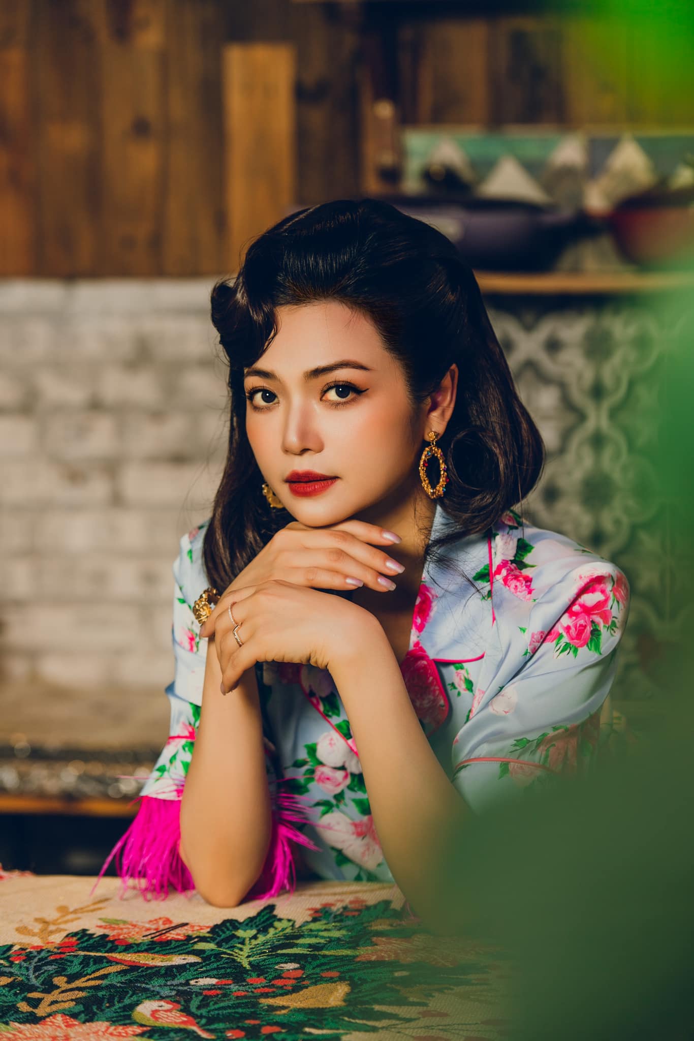 1764155632 565 Vbiz hien tai khong ai co doi mat dep hon