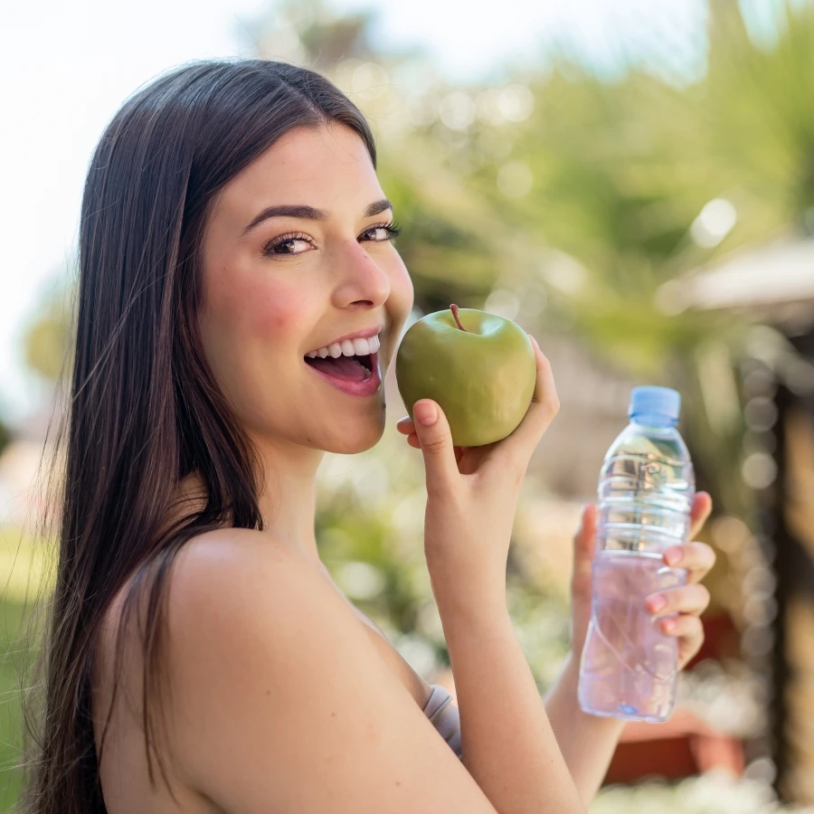 Ăn táo cả vỏ và đúng thời điểm sẽ giúp tăng thêm hiệu quả nhưng một số người cần chú ý khi ăn để tránh phản tác dụng.