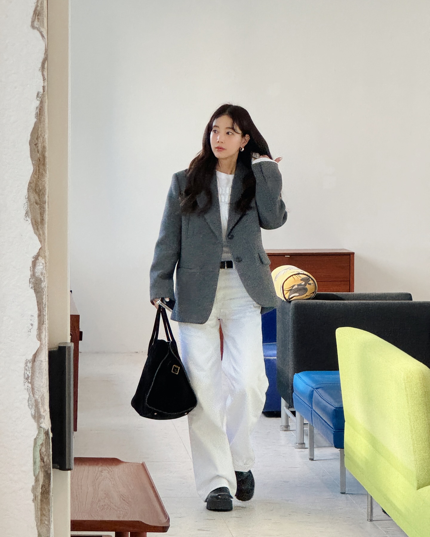 Fashionista 42 tuổi mê diện quần dài hơn váy vóc, gợi ý 10 set đồ siêu trẻ và sang cho mùa lạnh - Ảnh 10.