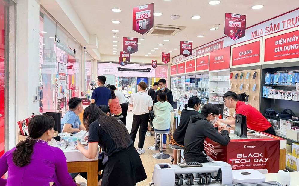  
Khách hàng tin chọn Di Động Việt để lên đời iPhone 17, iPhone Air và sản phẩm công nghệ chính hãng.