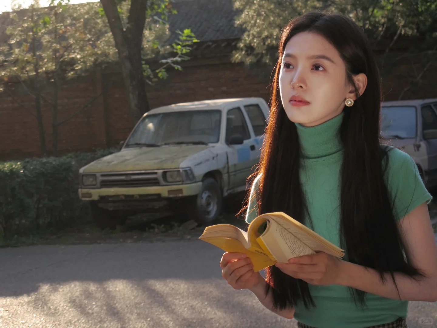 Nhìn Chương Nhược Nam mặc áo xanh ngọc lam mà mê: Gam màu cực may mắn cho 3 con giáp sau nếu biết tận dụng- Ảnh 2.