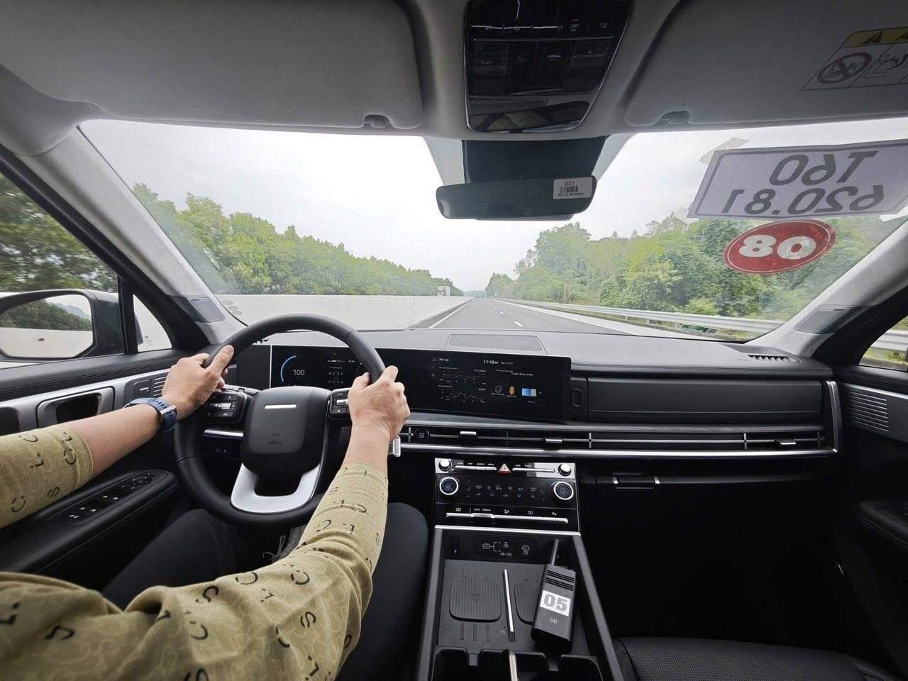 Hyundai Santa Fe Hybrid xuất hiện tại Việt Nam, khi nào mở bán?- Ảnh 2.