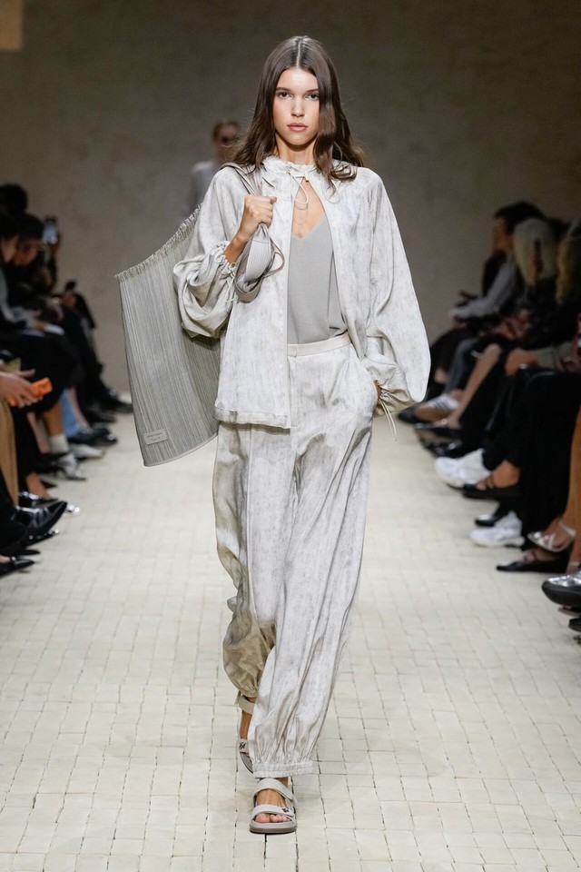 Công thức phối đồ 'hack' tuổi, trẻ trung được ứng dụng nhiều nhất - Ảnh 5.