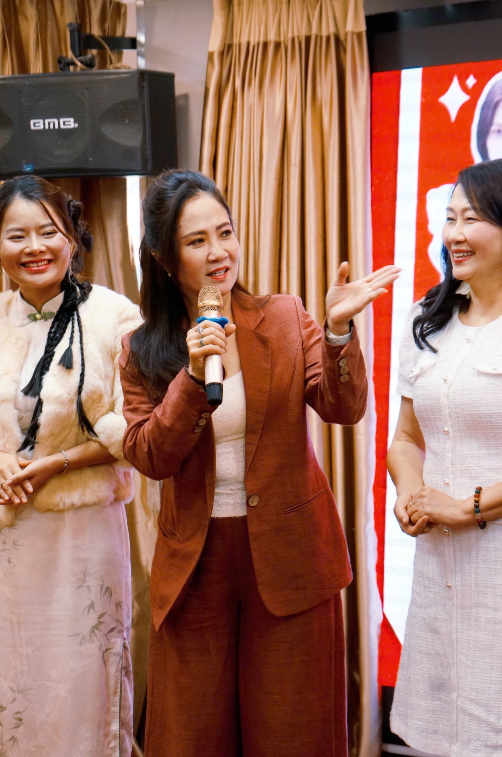 Nhà văn Tina Yuan đảm nhận vai diễn ấn tượng trong “Ngõ Nữ Quyền”- Ảnh 3.