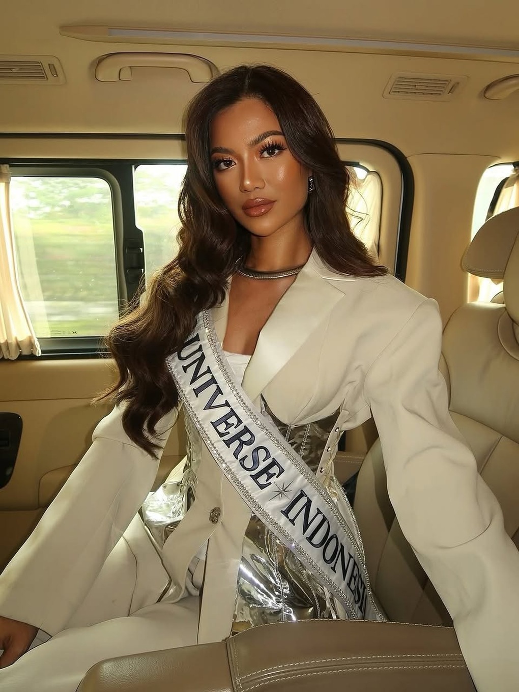 Nhiều thí sinh chỉ trích Tổ chức Hoa hậu Hoàn vũ - 2