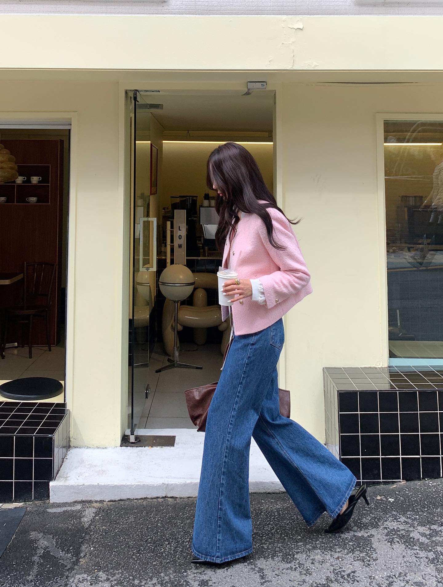 1764167636 660 Dung mac ao khoac toi mau nua vi co 4