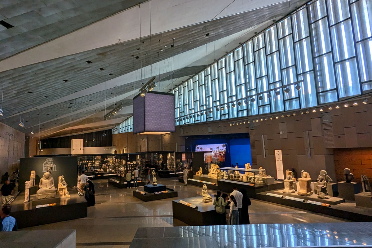 Toàn bộ quang cảnh Phòng trưng bày 7. Đây là điểm tập trung nhiều hiện vật có giá trị lịch sử lớn.