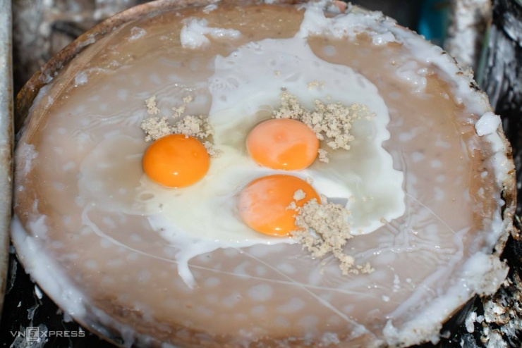 Quán bánh cuốn đêm gần 40 năm trong ngõ nhỏ Hà Nội - 8