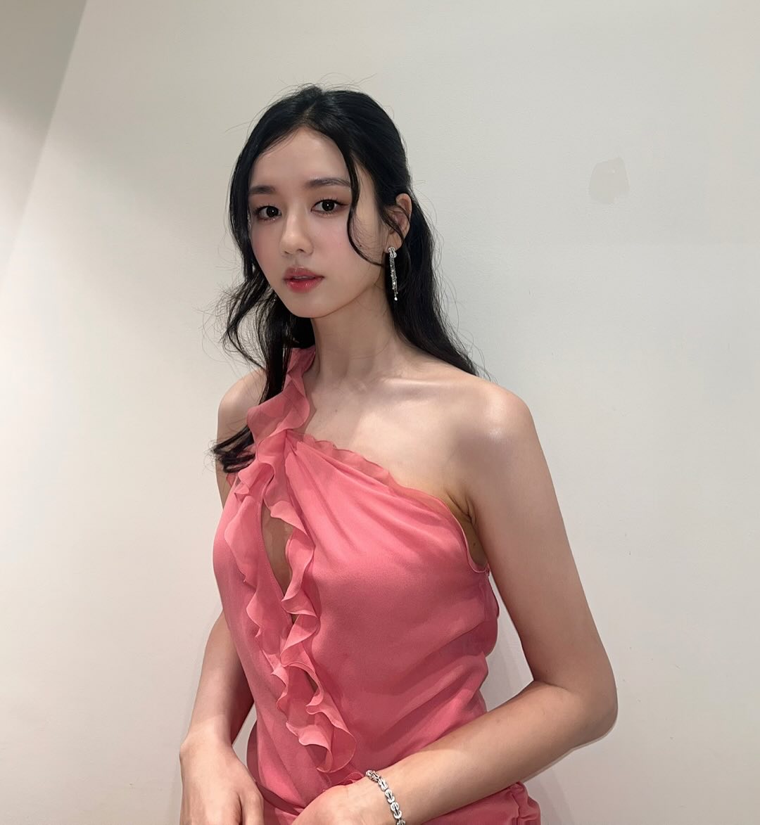 Mỹ nhân phim hot lột xác đẹp át cả Suzy: Đều nhờ cách giảm cân vẫn ăn đủ 3 bữa 1 ngày- Ảnh 8. Mỹ nhân phim hot lột xác đẹp át cả Suzy: Đều nhờ cách giảm cân vẫn ăn đủ 3 bữa 1 ngày- Ảnh 8.