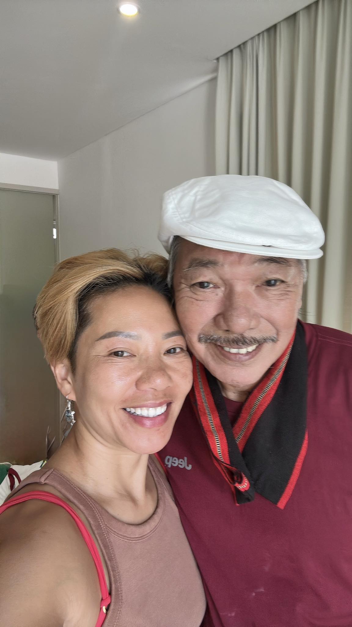 1764186224 948 Hau due gia dinh dong doi nghe thuat lung lay