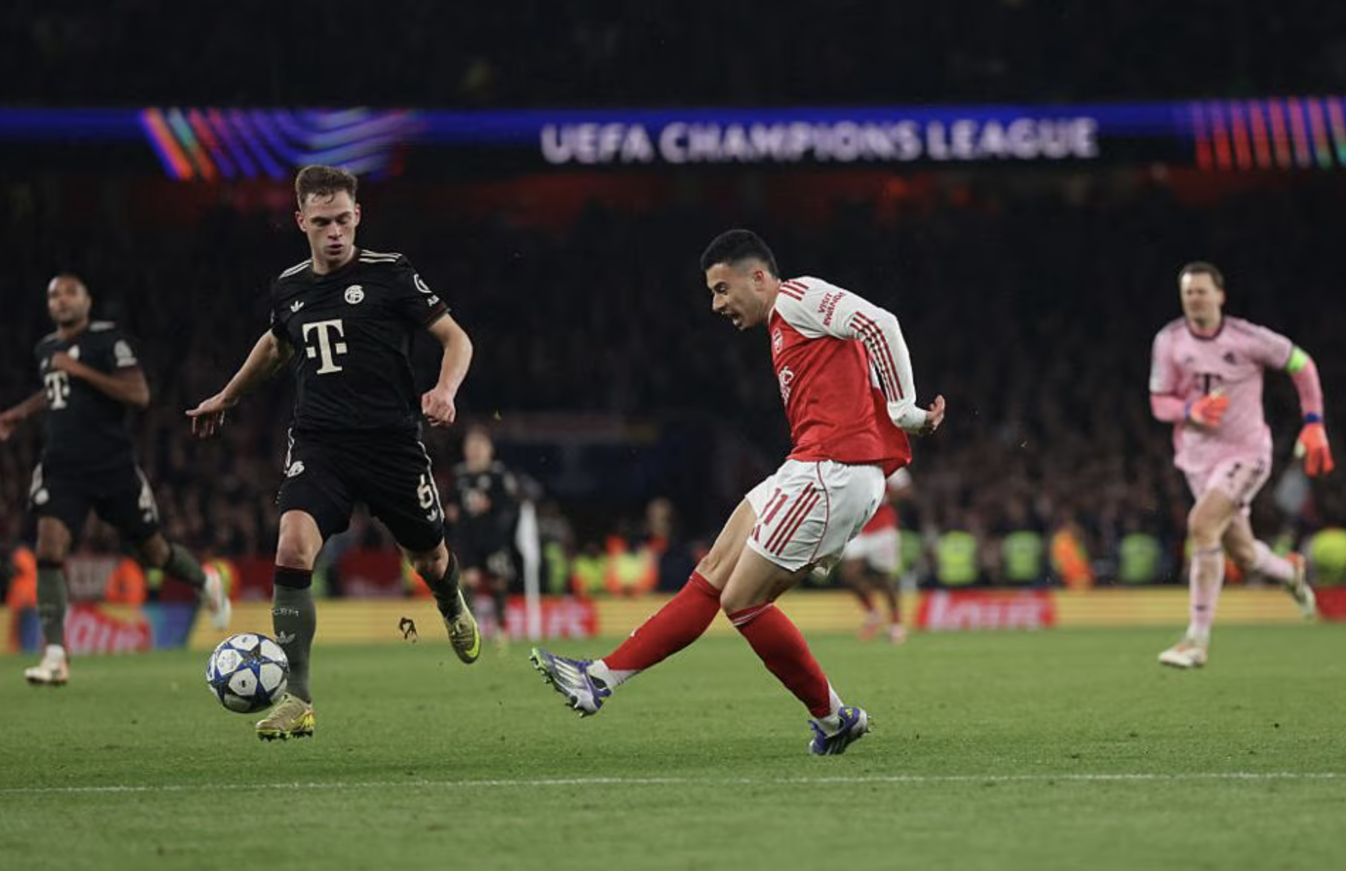 Đại phá Bayern Munich, Arsenal ngạo nghễ trên đỉnh Champions League 6 Đại phá Bayern Munich, Arsenal ngạo nghễ trên đỉnh Champions Leaague - Ảnh 6.