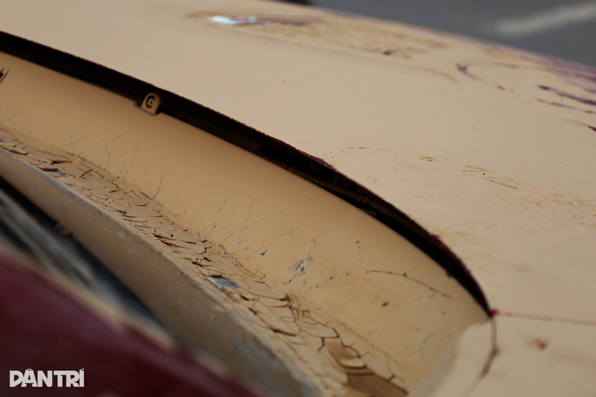 Nha Trang sau lũ: Gara quá tải, ô tô ngập nước la liệt chờ sửa chữa đến Tết - 5