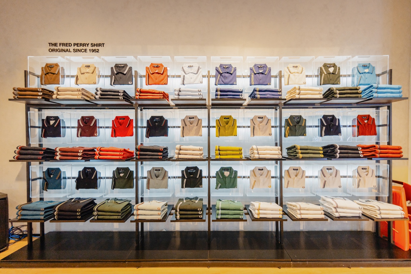 Fred Perry chính thức khai trương cửa hàng mới tại Vincom Đồng Khởi- Ảnh 3. Fred Perry chính thức khai trương cửa hàng mới tại Vincom Đồng Khởi- Ảnh 3.