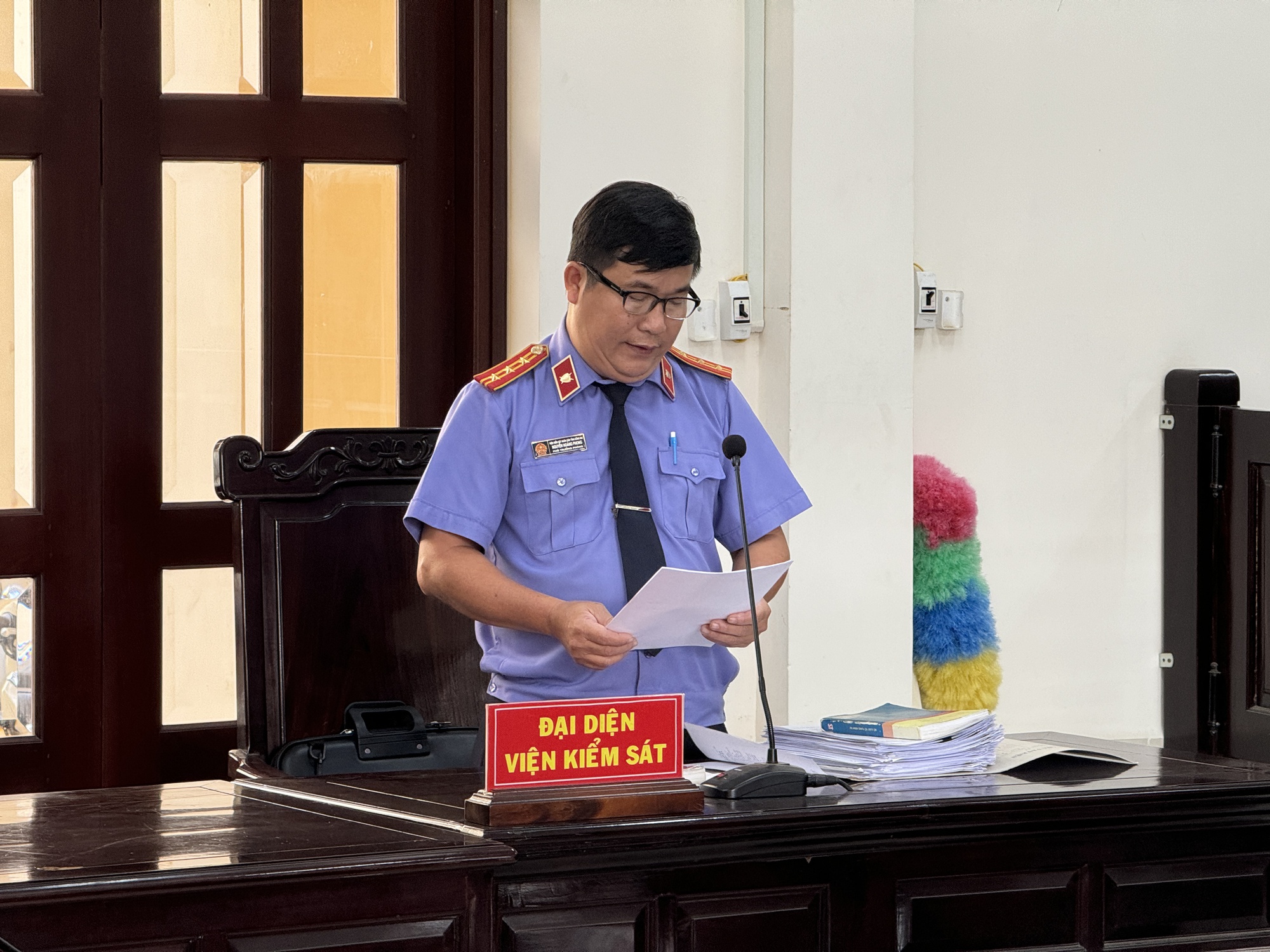 Xét xử người phụ nữ đầu độc 4 người thân bằng xyanua ở Đồng Nai: Bị cáo bật khóc khi nghe cáo trạng về nạn nhân cuối- Ảnh 6. Xét xử người phụ nữ đầu độc 4 người thân bằng xyanua ở Đồng Nai: Bị cáo bật khóc khi nghe cáo trạng về nạn nhân cuối- Ảnh 6.