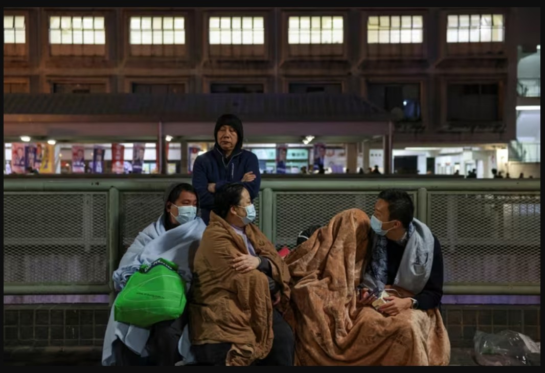 8 tòa chung cư bị cháy, 2000 căn hộ bị thiêu đốt: Nơi giá nhà lên tới 1,2 tỷ đồng/1m2, nỗ lực cả đời của 4.700 cư dân bỗng hóa tro bụi- Ảnh 3. 8 tòa chung cư bị cháy, 2000 căn hộ bị thiêu đốt: Nơi giá nhà lên tới 1,2 tỷ đồng/1m2, nỗ lực cả đời của 4.700 cư dân bỗng hóa tro bụi- Ảnh 3.