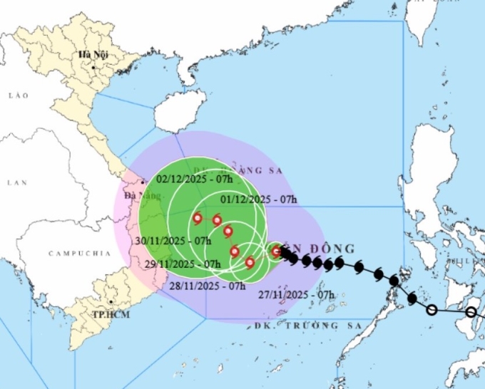 Bão Koto đang có khả năng ảnh hưởng trực tiếp Việt Nam. Ảnh: NCHMF