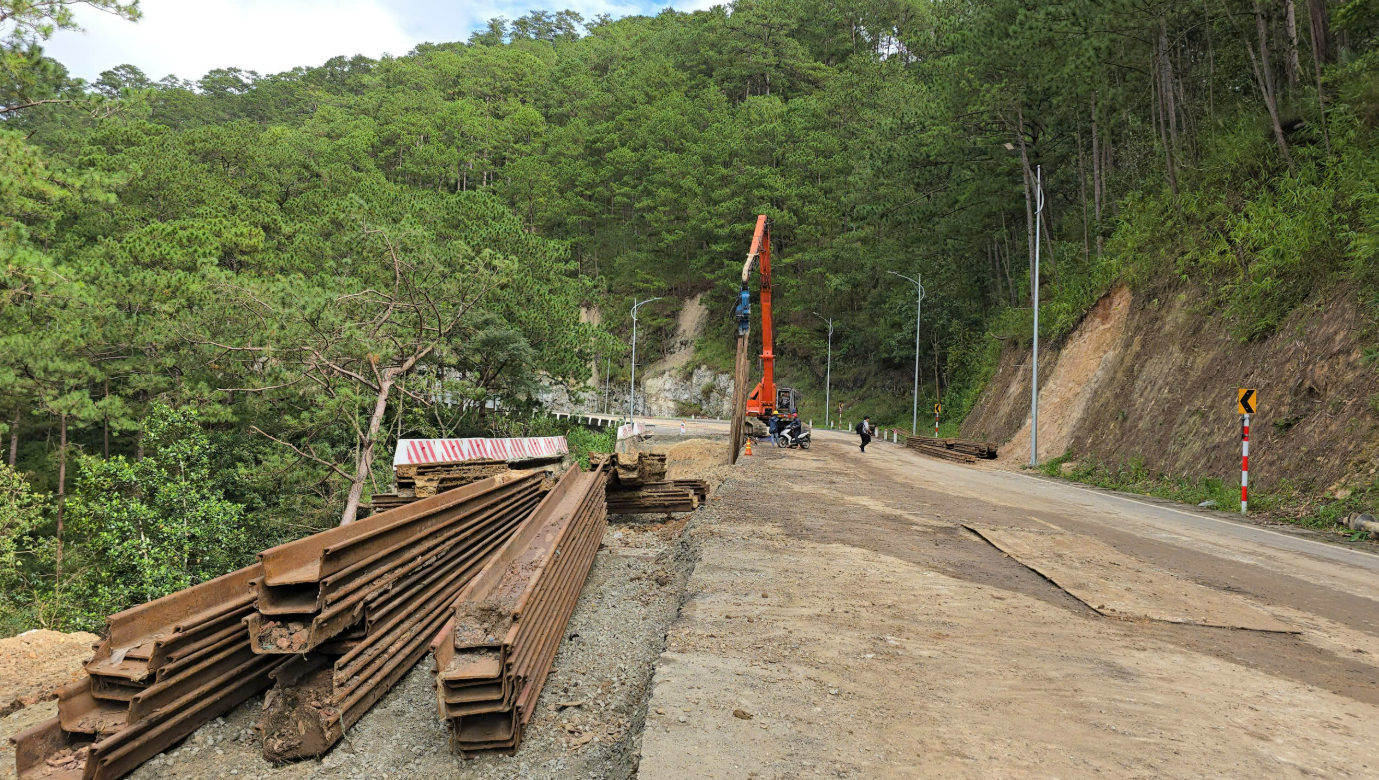 Sạt lở Đà Lạt: Tình hình giao thông và giải pháp an toàn cho phố ngàn hoa - Ảnh 6.