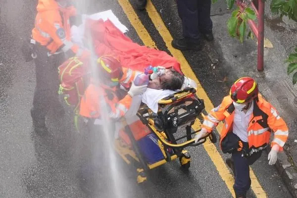 2711 Tất bật cứu chữa, hỗ trợ nạn nhân hoả hoạn kinh hoàng ở Hong Kong_5.jpg