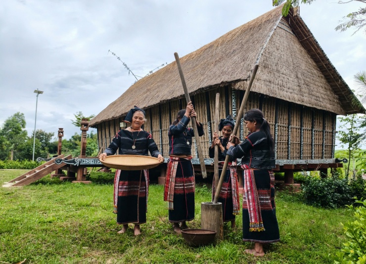 Hơi thở Bahnar trong ánh sáng đại ngàn 10 Hơi thở Bahnar trong ánh sáng đại ngàn - 9